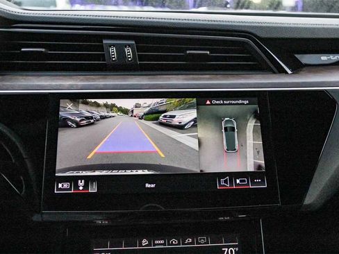 Used 2022 Audi e-tron Premium w/ Convenience Plus Package image 23