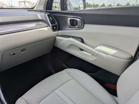 Certified 2023 Kia Sorento S FWD image 19