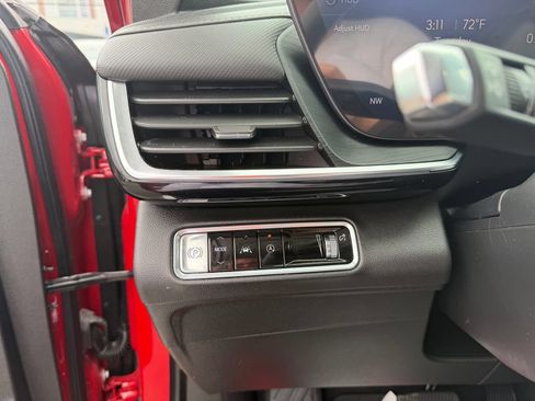Used 2025 Buick Envision Preferred AWD/4WD image 14