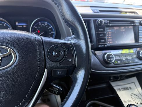 Used 2018 Toyota RAV4 XLE AWD/4WD image 14