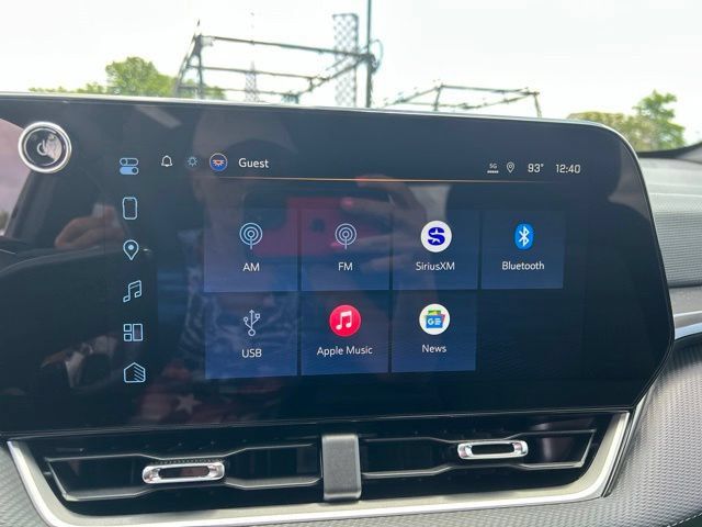 New 2027 Chevrolet Equinox LT w/ Safety and Technology Package FWD image 23