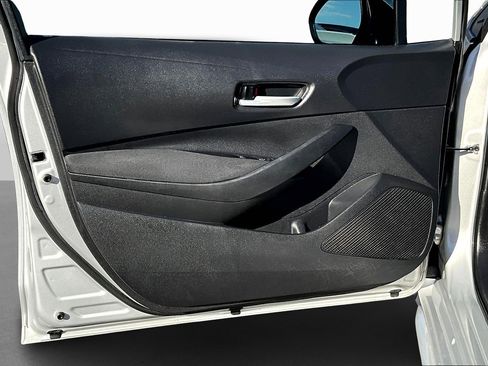 Used 2020 Toyota Corolla LE image 15