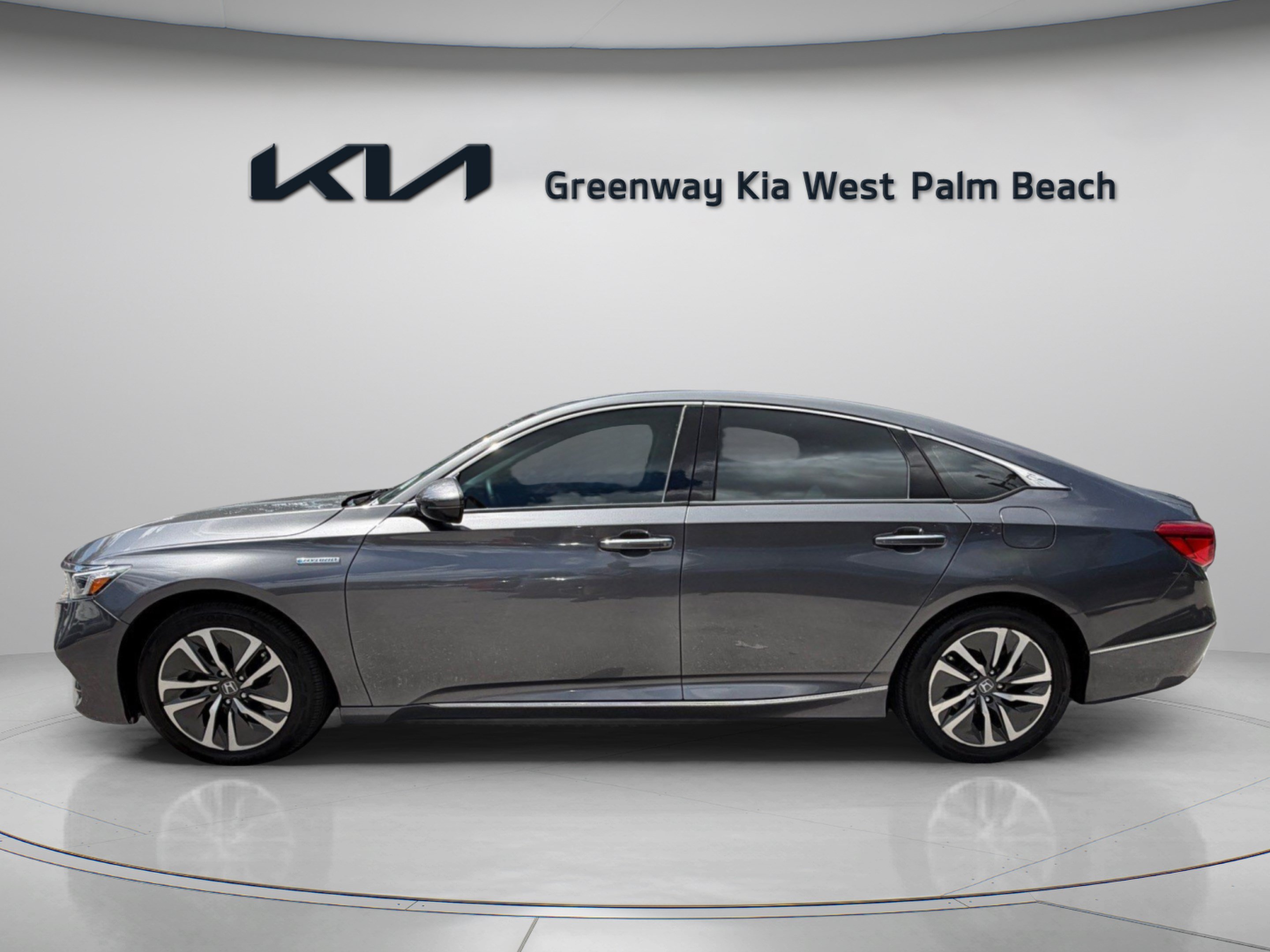 Used 2019 Honda Accord Touring image 4