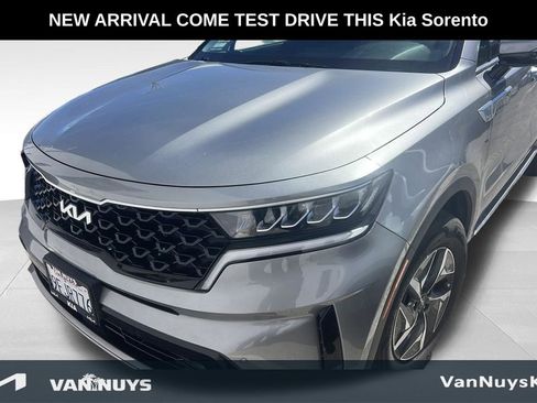 Used 2023 Kia Sorento EX image 1