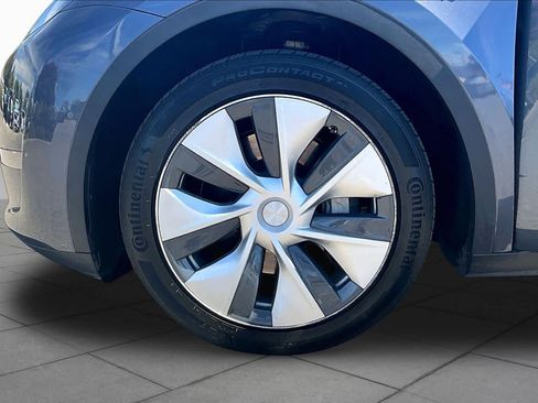 Used 2022 Tesla Model Y Long Range AWD/4WD image 10
