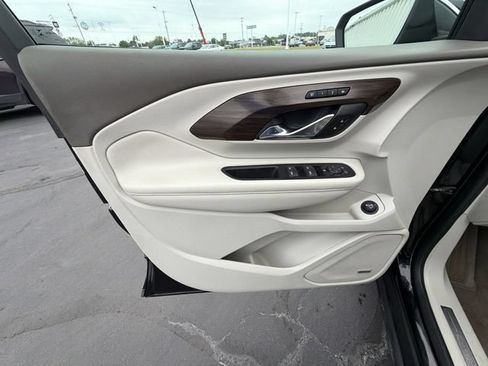 Used 2018 GMC Terrain Denali w/ Advanced Safety Package AWD/4WD image 21