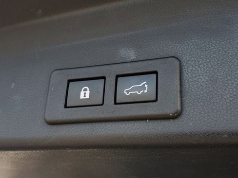 Used 2021 Subaru Ascent Touring image 10