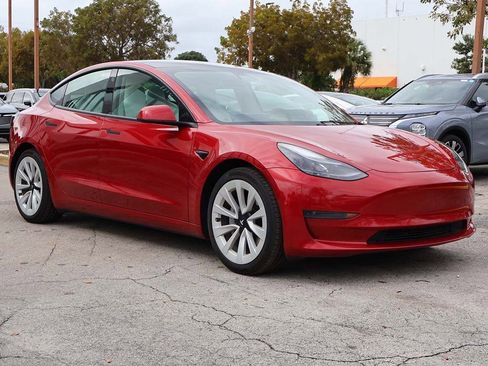 Used 2021 Tesla Model 3 Standard Range Plus image 59