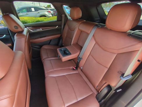 Used 2021 Cadillac XT5 Premium Luxury image 14