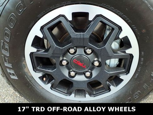 Used 2025 Toyota Tacoma TRD Off-Road AWD/4WD image 10