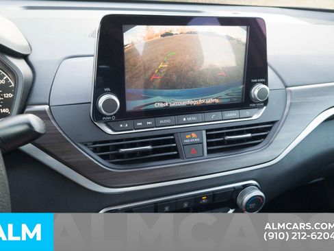 Used 2024 Nissan Altima 2.5 SV image 9