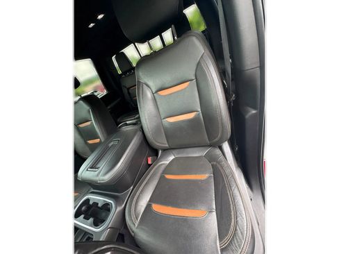 Used 2020 GMC Sierra 2500 AT4 w/ AT4 Premium Package AWD/4WD image 38
