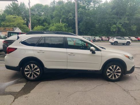 Used 2015 Subaru Outback 2.5i Limited AWD/4WD image 7