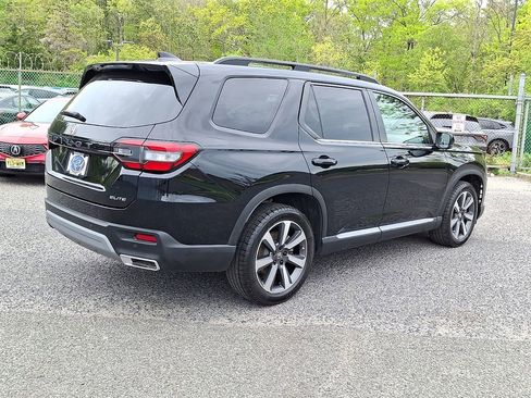 Used 2023 Honda Pilot Elite image 4