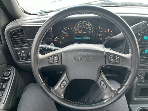 Used 2006 GMC Sierra 2500 SLE w/ Onstar Plus Package image 10
