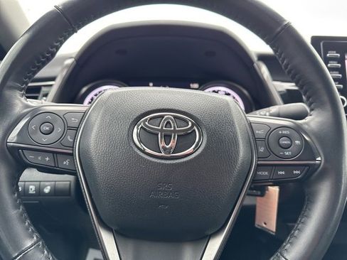 Used 2024 Toyota Camry SE image 10