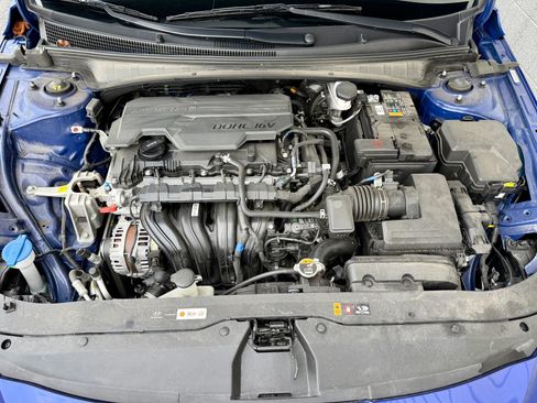 Used 2024 Hyundai Elantra SE image 9