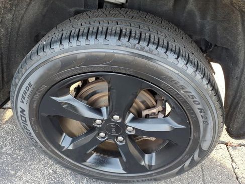 Certified 2023 Jeep Grand Cherokee L Limited w/ Black Appearance Package image 5