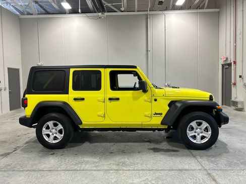 Used 2023 Jeep Wrangler Unlimited Sport AWD/4WD image 5