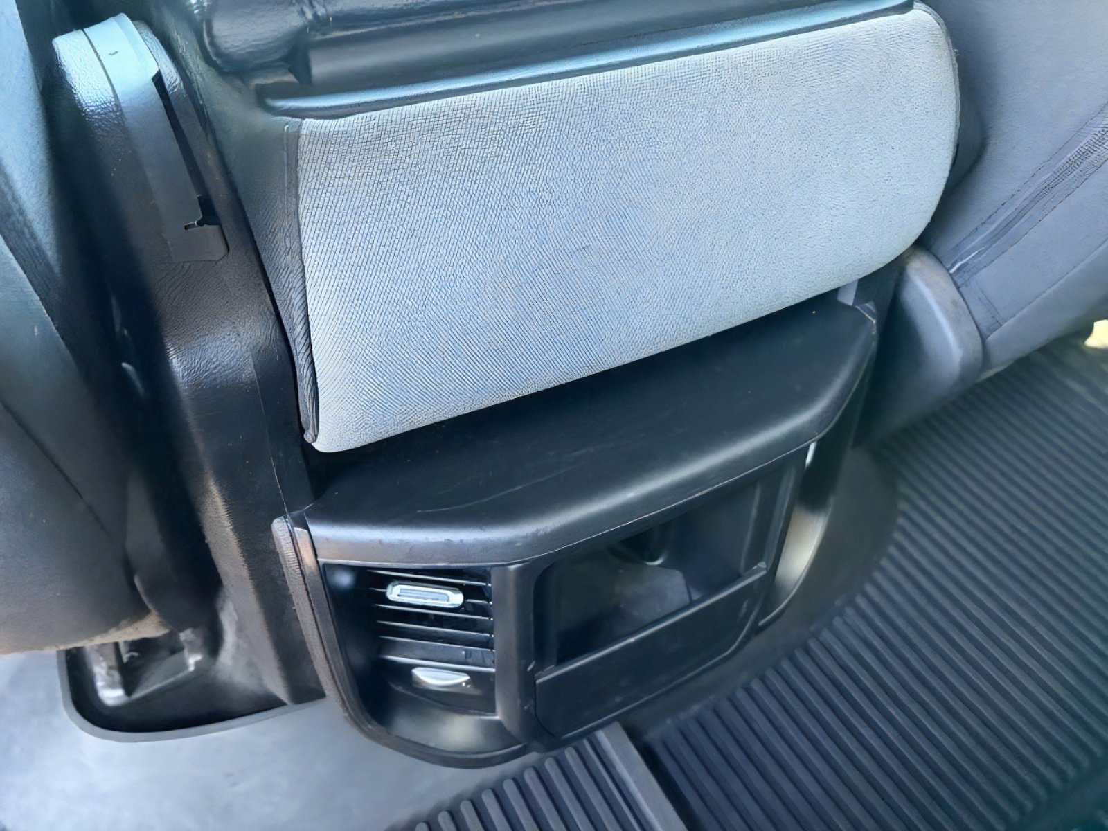 Certified 2024 RAM 1500 Big Horn RWD image 29