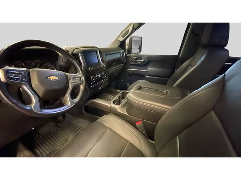 Used 2022 Chevrolet Silverado 2500 LTZ w/ LTZ Convenience Package AWD/4WD image 11