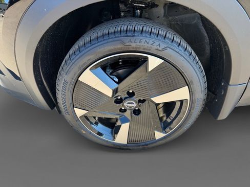 New 2026 Nissan Kicks SR image 9