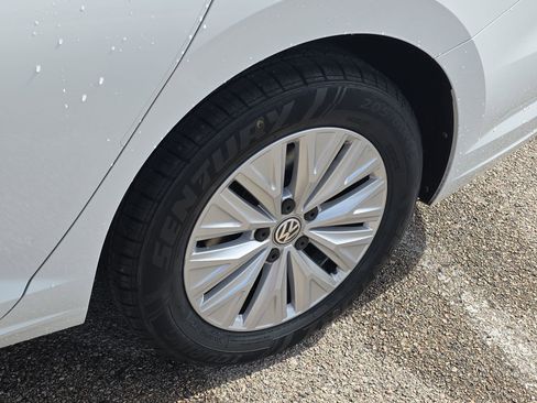 Used 2019 Volkswagen Jetta S w/ Driver Assistance Package image 10