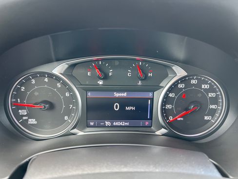 Used 2023 GMC Terrain SLT w/ Elevation Edition AWD/4WD image 10