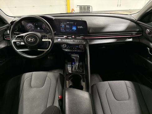 Used 2025 Hyundai Elantra SEL FWD image 10