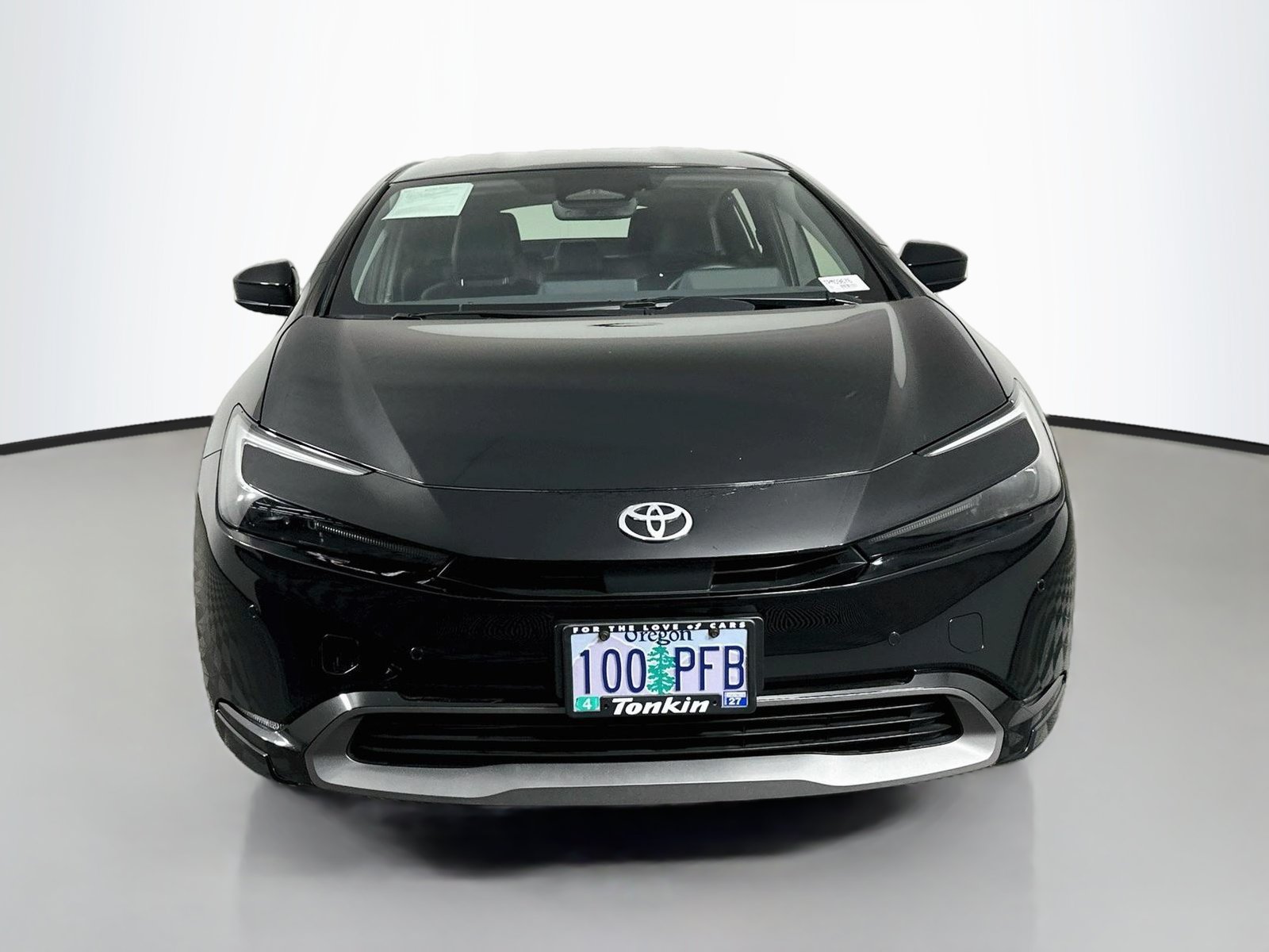 Used 2023 Toyota Prius XLE AWD/4WD image 2