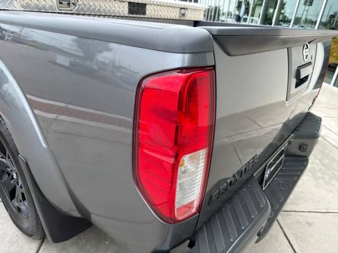 Used 2018 Nissan Frontier SV w/ Value Truck Package RWD image 14