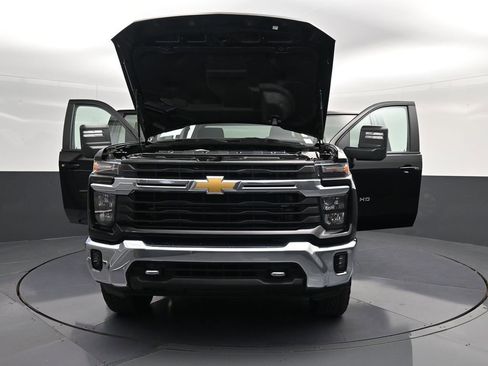 Used 2026 Chevrolet Silverado 2500 LT AWD/4WD image 34
