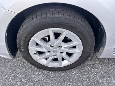Used 2014 Toyota Prius V Five image 34