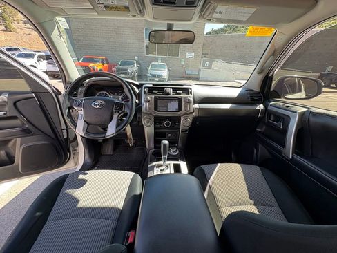 Used 2018 Toyota 4Runner SR5 AWD/4WD image 4