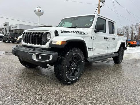 New 2025 Jeep Gladiator Sport image 7