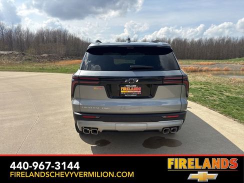 New 2026 Chevrolet Traverse LT w/ Sun and Wheel Package AWD/4WD image 8