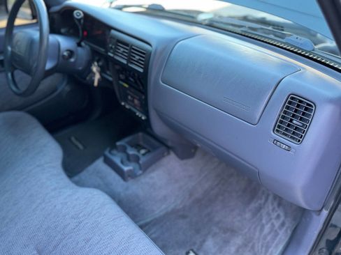 Used 1998 Toyota Tacoma 2WD Regular Cab image 19