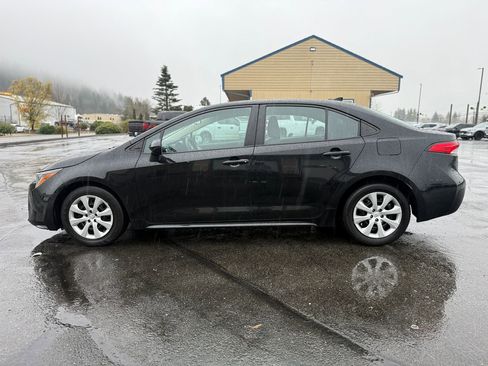 Used 2023 Toyota Corolla LE image 4