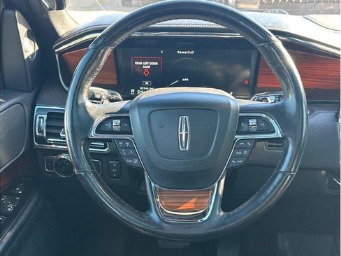Used 2019 Lincoln Navigator L Reserve image 16