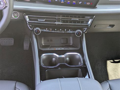 New 2026 Chevrolet Traverse LT w/ Enhanced Driving Package image 19