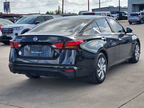 Used 2022 Nissan Altima 2.5 S FWD image 4