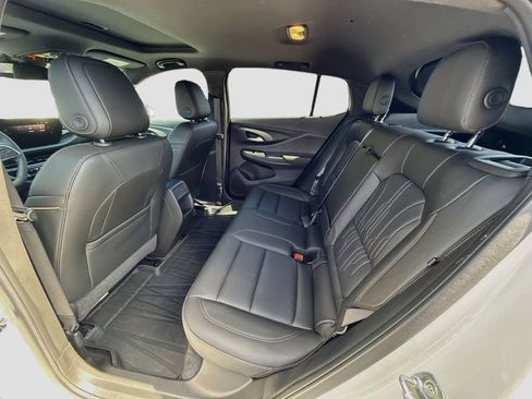Used 2024 Buick Envista Avenir FWD image 30