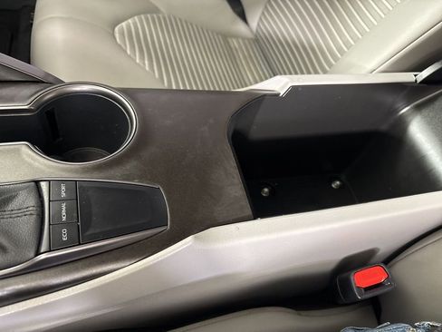 Used 2023 Toyota Camry SE image 33