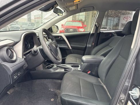 Used 2018 Toyota RAV4 LE w/ All Weather Liner Package image 19