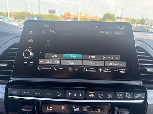 Used 2025 Honda Odyssey Elite image 21