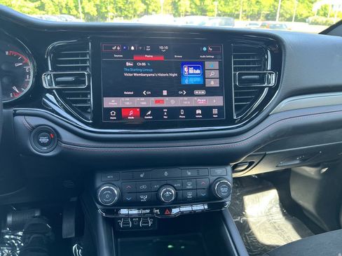 Certified 2025 Dodge Durango GT w/ Blacktop Package AWD/4WD image 11