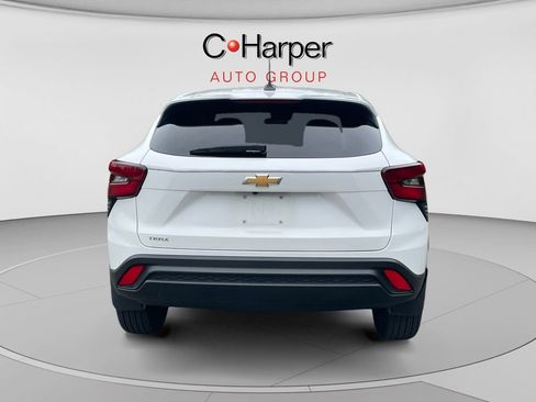 Used 2024 Chevrolet Trax LS FWD image 4