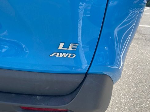 Used 2021 Toyota RAV4 LE AWD/4WD image 14