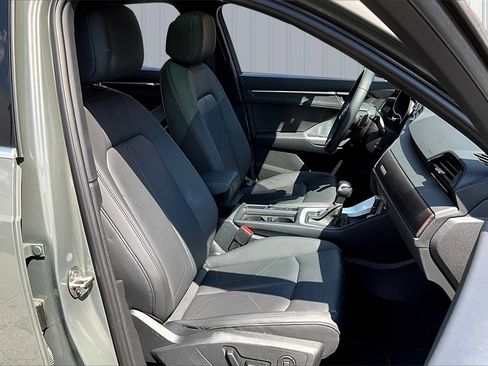 Certified 2025 Audi Q3 2.0T Premium Plus w/ Premium Plus Package image 29