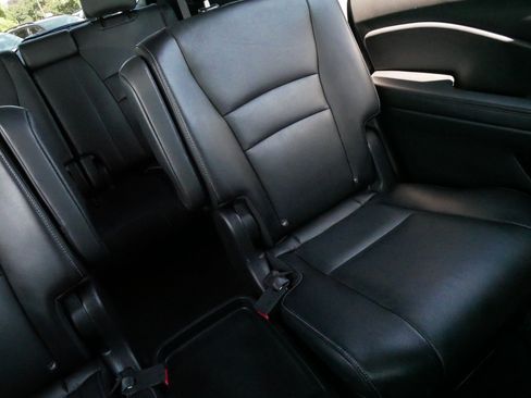Used 2019 Honda Pilot Touring image 14